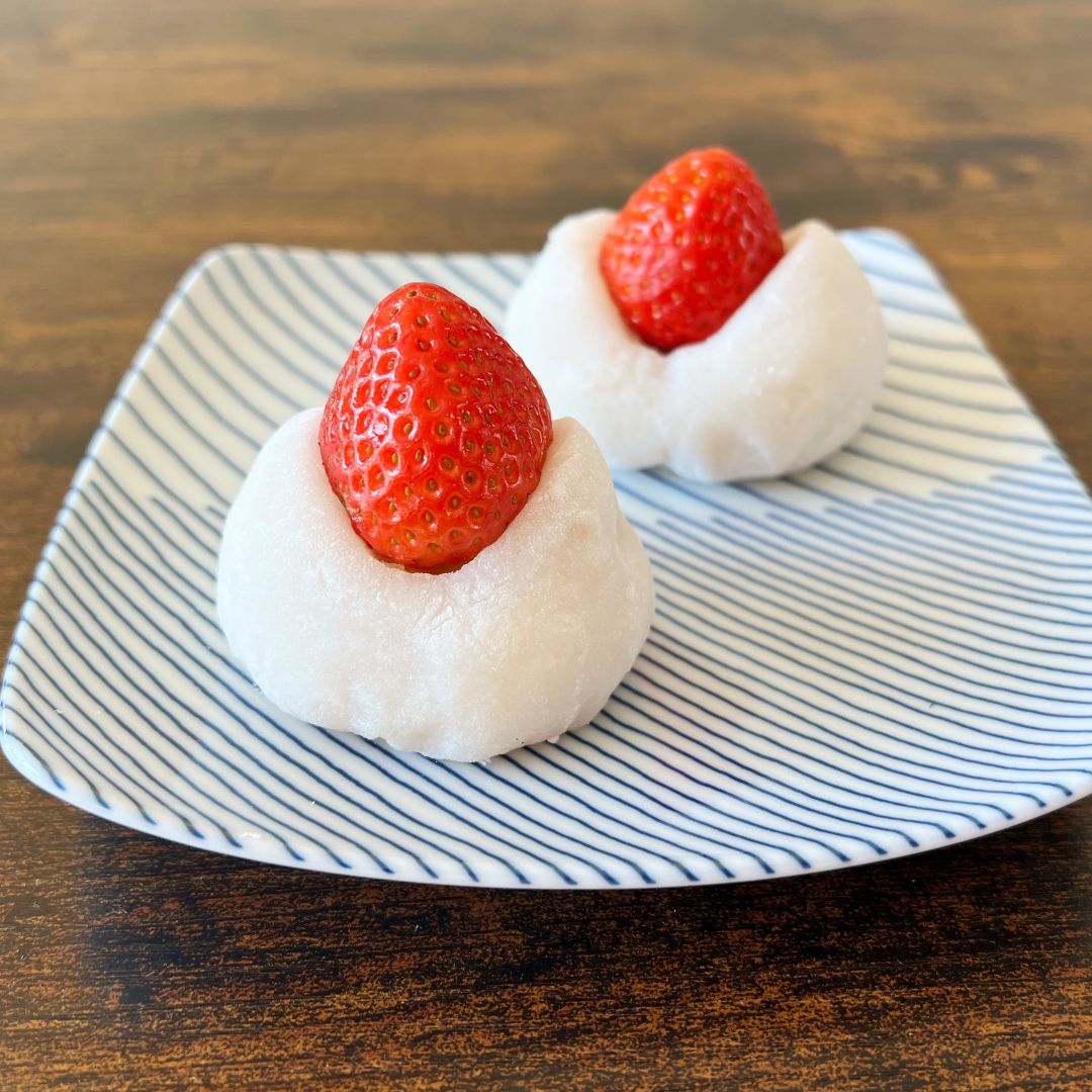 strawberry rose mochi